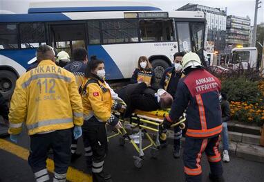 حادث مروع واصابة 17 شخص