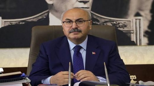 والي إزمير يحذر السكان من دخول فرق الإنقاذ المزيفة إلى منازلهم