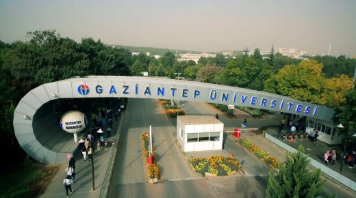 جامعة غازي عنتاب توقع اتفاقية مع دولة أوروبية لدعم الطلاب السوريين