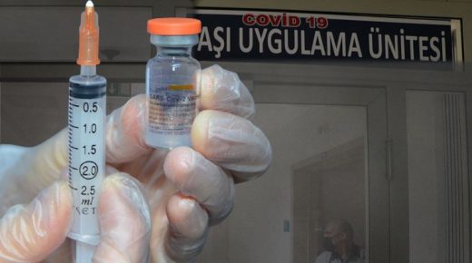 وزارة الصحة تحدد المجموعات التي سيتم إعطاؤها لقاح فيروس كورونا