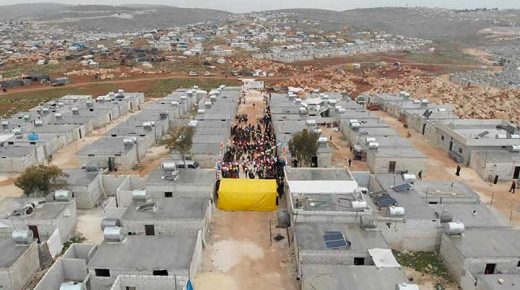 مسؤول تركي يحدد الفئات المستحقة من اللاجئين للمنازل الإسمنتية شمال سوريا