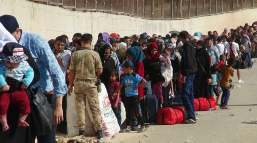 مليون لاجئ سوري… وزير الدفاع الوطني التركي يكشف عن أعداد السوريين الذين عادوا لبلادهم