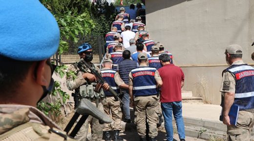 السلطات التركية تعتـ .ـقل عشرات الأشخاص في ديار بكر لهذا السبب