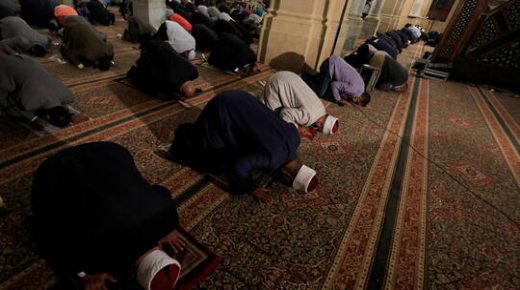 4 دول عربية تمنع صلاة “عيد الأضحى” و11 دولة تقيمها في المساجد..إحداها بدعوات شخصية
