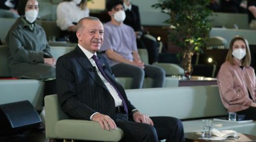 ما الذي تفعله عندما تكون مهموما؟.. الرئيس أردوغان يبتسم ويجيب على هذا السؤال!!