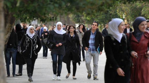هل يدخل السوريون الجامعات دون إجراء أي امتحانات؟ الجواب من دائرة الهجرة..!!