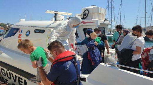 إنقاذ 172 مهاجراً غير شرعي بينهم أطفال قبالة سواحل إزمير