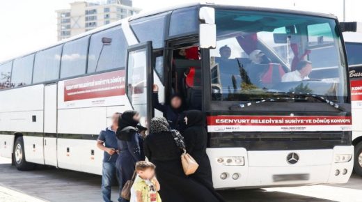 عودة اللاجئين السوريين طوعاً في تركيا