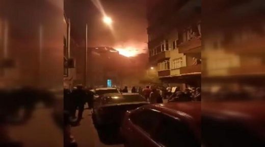 حـ .ـريق مخيف في مبنى مكون من 5 طوابق بولاية إسطنبول (فيديو)