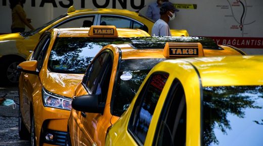 بلدية إسطنبول تطلق مشروعاً لمراقبة سيارات الأجرة (التاكسي) وضبط موضوع الأجور