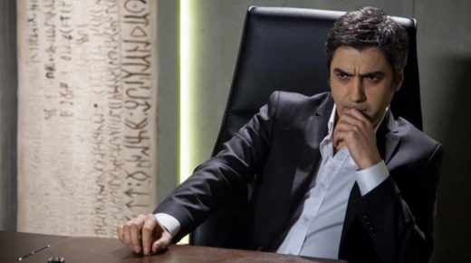 الممثل التركي الذي اشتهر بشخصية “مراد علم دار” يعلق لأول مرة على موضوع إعلان نفسه المهدي المنتظر