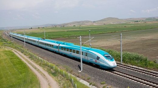 بعد الطائرات… الحكومة التركية تفرض اختبار كورونا على القطارات