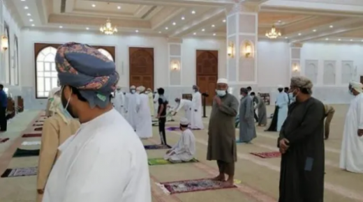 بعد توقف 18 شهرًا .. أول صلاة جمعة في مساجد سلطنة عمان