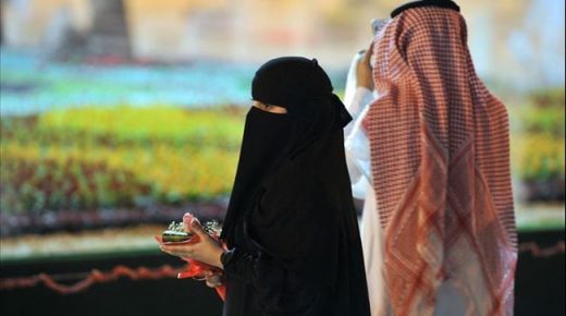 بعد 45 عام زواج .. سيدة سعودية تكشف أغرب رسالة تركها زوجها قبل الطلاق (فيديو)