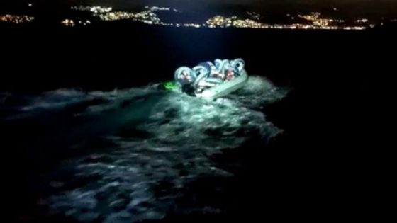 خفر السواحل التركي يقوم بإنقاذ 8 مهاحرين غير شرعين في موغلا