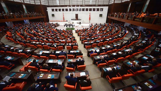 البرلمان التركي يصادق على قرار المخالفات المالية للمحتكرين