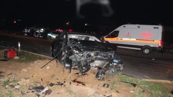 اصطدام سيارتين في مانيسا يؤدي إلى إصابة 8 أشخاص