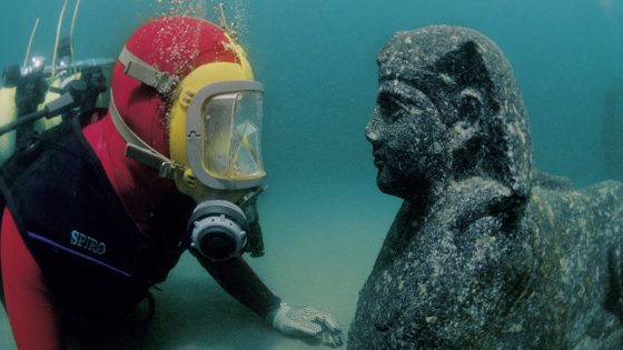 لم يمسها بشر لألف عام… قصة مذهلة لمدينة مصرية قديمة عظيمة غرقت في البحر (فيديو)