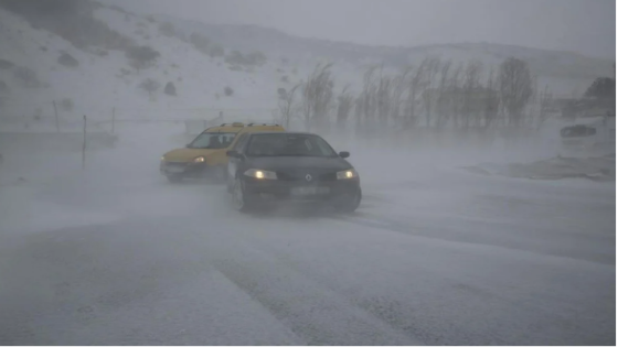 الأرصاد الجوية تنشر دليل القيادة في الثلوج