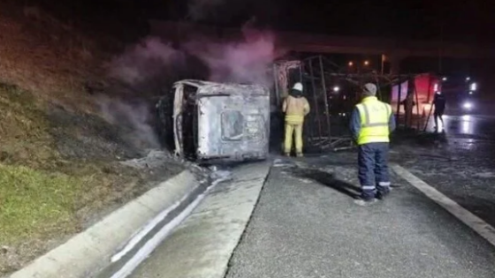 حادث كارثي على طريق شمال مرمرة… احترق السائق داخل الشاحنة