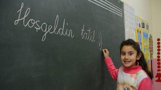 متى ستبدأ العطلة الانتصافية للطلاب في المدارس التركية… وما هو موعد توزيع الجلاءات؟