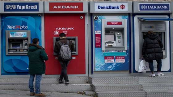 البنوك التركية التي تتيح فتح حسابات على الهوية “الكملك” للأجانب