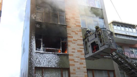 اندلاع حريق في مبنى مكون من 4 طوابق بولاية إسطنبول