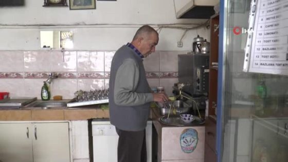 كان يعمل رئيس بلدية قبل 8 سنوات.. مواطن تركي يعمل في بيع الشاي يروي قصته للإعلام..!