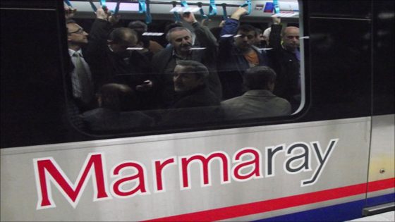 وزارة النقل التركية تكشف عن عدد الاشخاص الذي تم نقلهم في مترو “مرمراي” خلال يوم واحد
