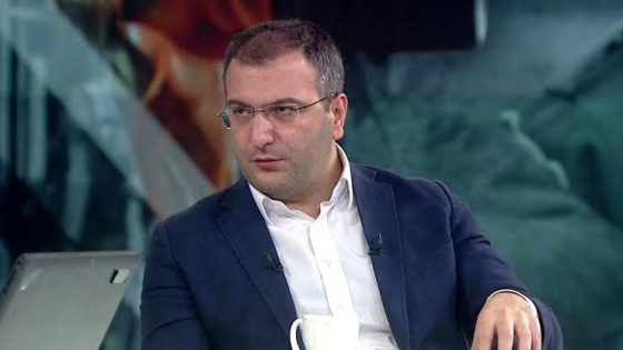 إننا جائعون بسبب السوريون.. صحفي تركي يكشف عن أمر مفاجئ بخصوص الإقتصاد والسوريون ويرد على الأكاذيب