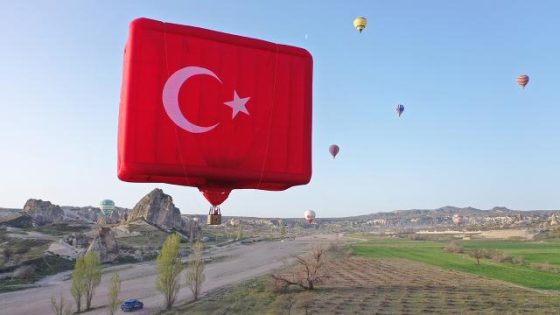 تركيا: كابادوكيا تحتضن اطلاق أكبر بالون علم في العالم