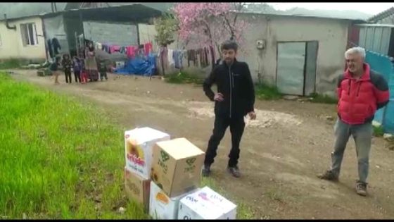 رغم دخله المحدود.. بائع سميد يقوم بتوزيع251 سلة غذائية على عوائل الأيتام السوريين في هاتاي