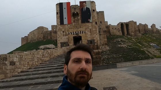 قوات الأسد تعتقل يوتيوبر تركي ذهب لزيارة سورية من أمام قلعة حلب (فيديو)
