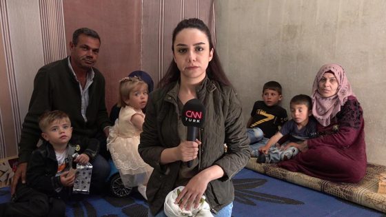 صحفية تركية تزور السوريين داخل منازل الفحم الحجري التي بنتها تركيا داخل المناطق الآمنة