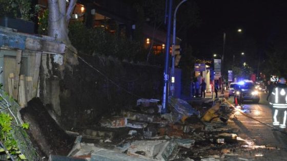 وفاة شخص واصابة آخر بجروح خطيرة جراء انهيار جدار عليهم في اسطنبول