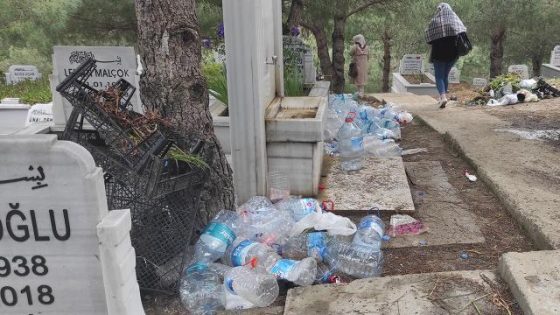 إسطنبول… ردود فعل غاضبة بسبب تراكم القمامة في المقابر