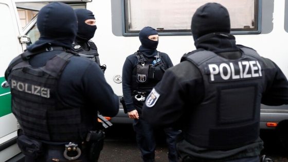 الشرطة الألمانية تلقي القبض على إسرائيلي قتل لاجئ سوري في هولندا