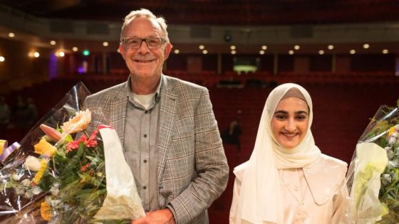 فتاة سورية تفوز بجائزة “أفضل طالب” وتصبح سفيرة لـ “MBO” في هولندا
