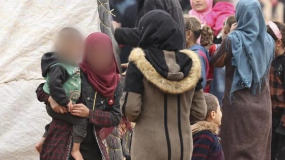 3 دولارات شهرياً.. القضاء في إدلب لا ينصف المطلقات في نفقة أطفالهن