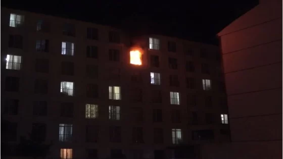 مواطن تركي يقفز من الطابق الخامس بعد أن اجتاحت النيران منزله في كيركالي