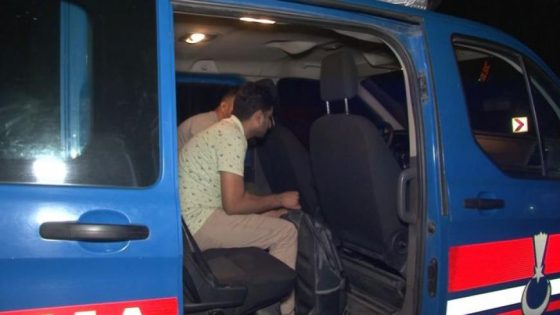 السلطات التركية في إسطنبول توقف حافلة تقل 29 طالب لجوء نحو أوروبا