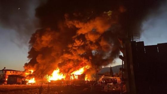 حريق في معمل لإعادة التدوير في كهرمان مرعش