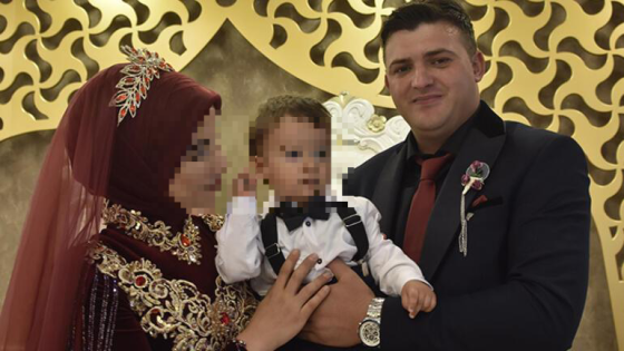 زوجان تركيان يقيمان حفل زفافهما بصحبة طفلهما البالغ من العمر عامين في قونيا لهذا السبب!!