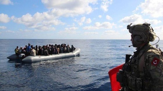 إنقاذ مهاجرين غير شرعين دفعتهم اليونان إلى تركيا