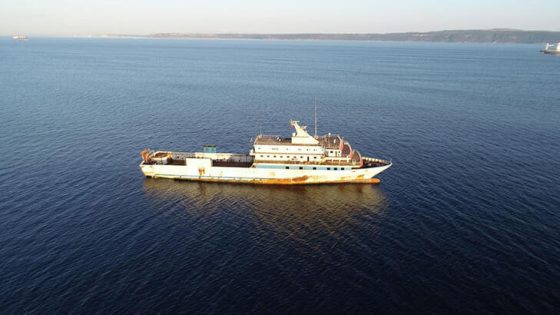 هل قرعت طبول الحرب؟؟… قوارب يونانية تطلق النار على سفينة في المياه الدولية