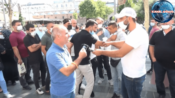 ميكروفونات الشارع التركي.. استثمار في “الترند” يثير قلق السوريين