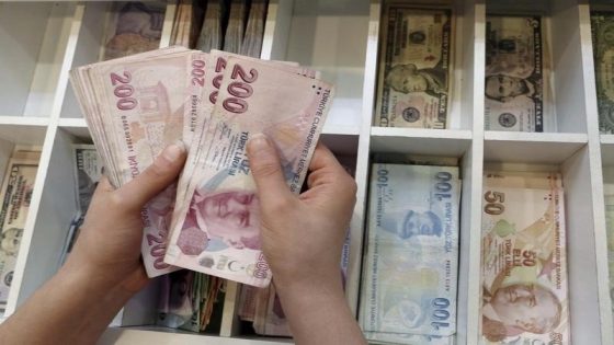 مركز مكافحة التضليل التركي ينفي مزاعم حول تحديد سعر صرف الدولار