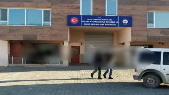 إعتقال 5 أشخاص بتهمة “تهريب المهاجرين والاتجار بالبشر”في فان