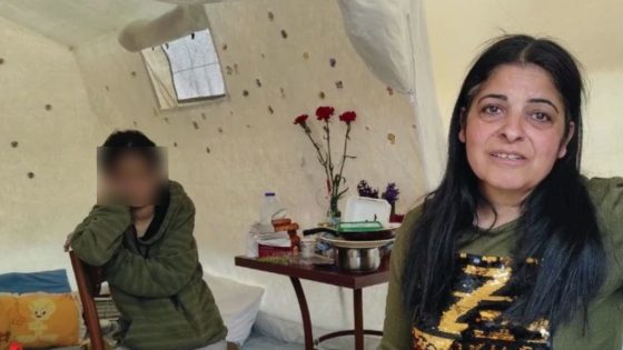 بالفيديو: أم تركية تروي كيف أنقذها سوريون مع ابنتها من تحت الأنقاض