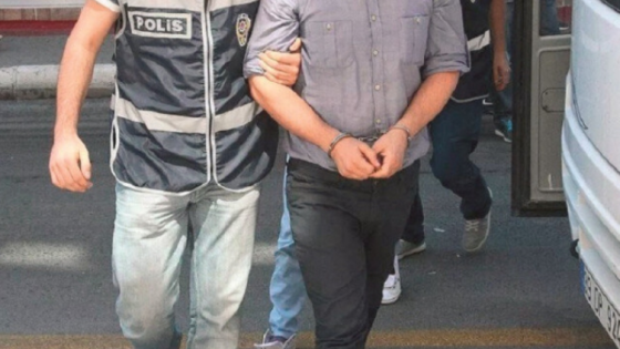 محكمة تركية تحكم على تركي وزوجته بالسجن لمدة 90 عاماً بسبب الإحتيال على أجانب
